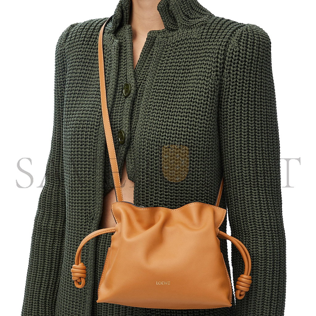 l*ew* mini flamenco clutch in nappa calfskin 0010965952 (23.9*18*9cm)